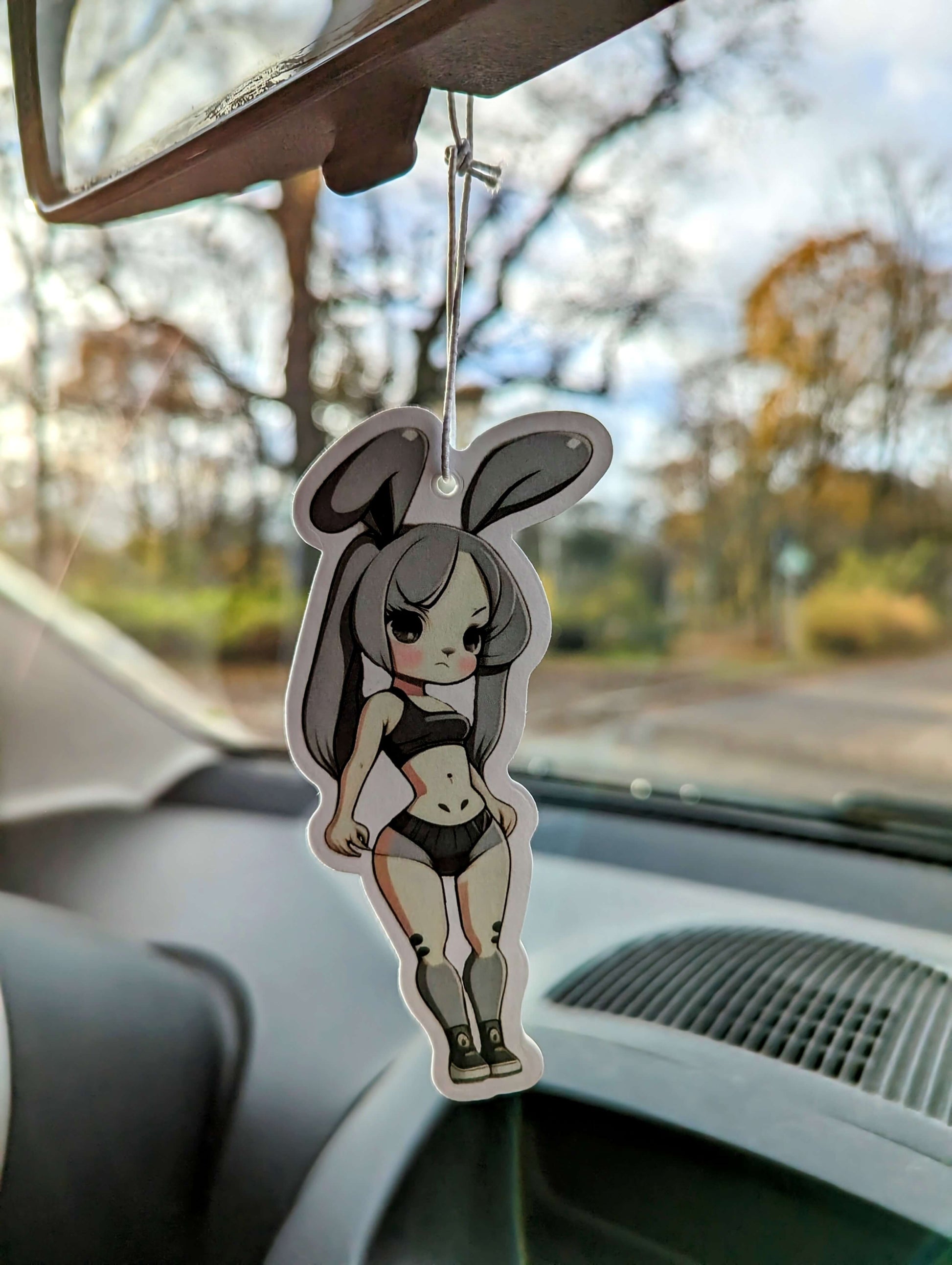 Auto Duftbaum Sexy Hase / Bunny hängt am Auto Rückspiegel