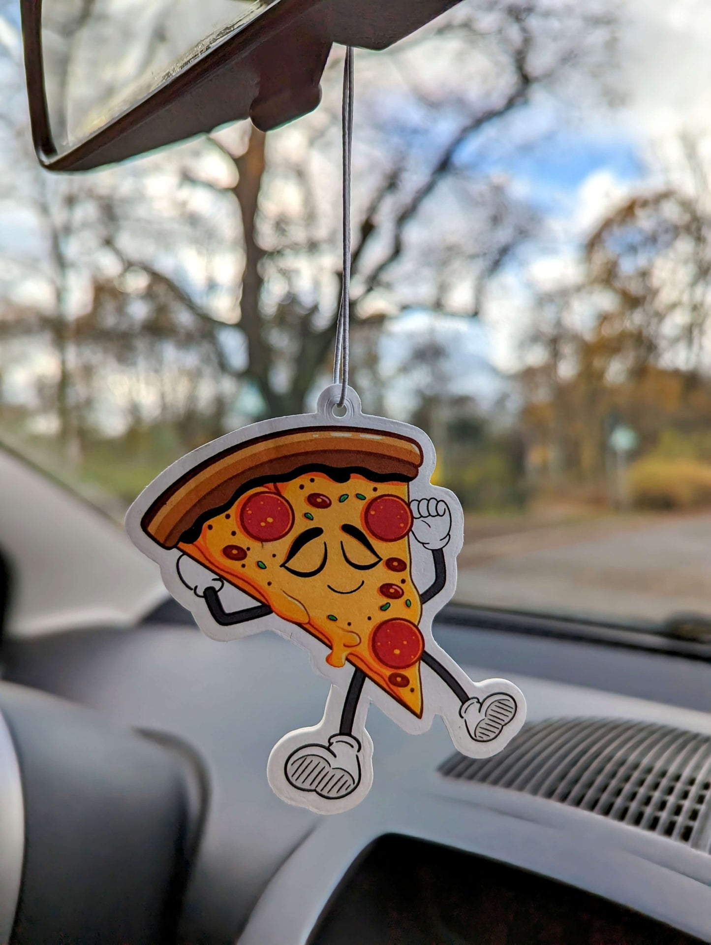 Auto Duftbaum Coole Pizza mit Händen und Füßen hängt am Auto Rückspiegel