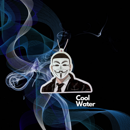 Auto Duftbaum Abbildung von einem Hacker mit einer Maske in den Farben Schwarz und Weiß